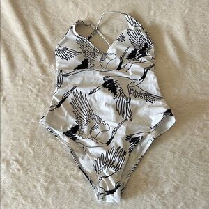 SHEIN Black and White Bird Print One Piece Swimsuit